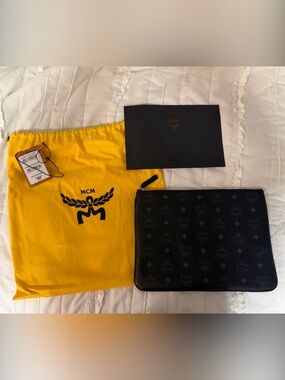 MCM Aren Visetos Zip Pouch